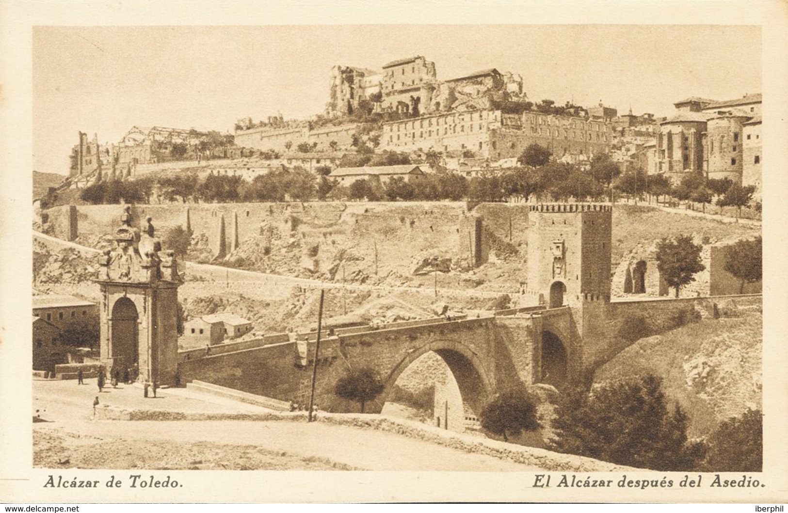 Conjunto De Quince Tarjetas Postales Fotográficas Del Alcázar De Toledo Con Imágenes De Antes Y Después Del Asedio (Haus - Other & Unclassified