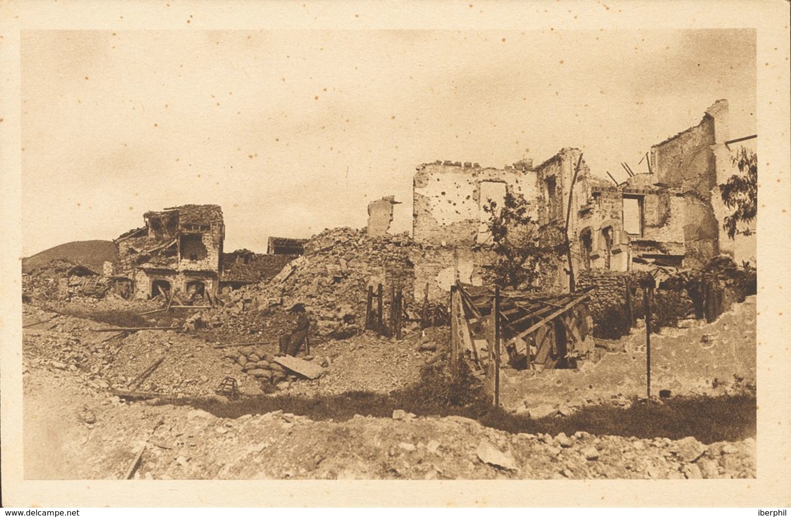 Conjunto De Veinte Tarjetas Postales Fotográficas Con Imágenes De Oviedo Con Los Efectos De Los Bombardeos Republicanos  - Autres & Non Classés