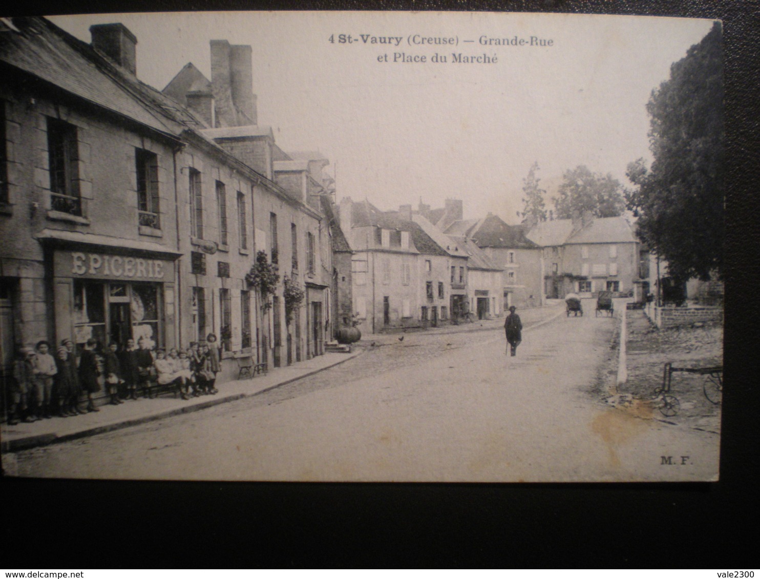 St Vaury Grande Rue Et Place Du Marche - Autres & Non Classés