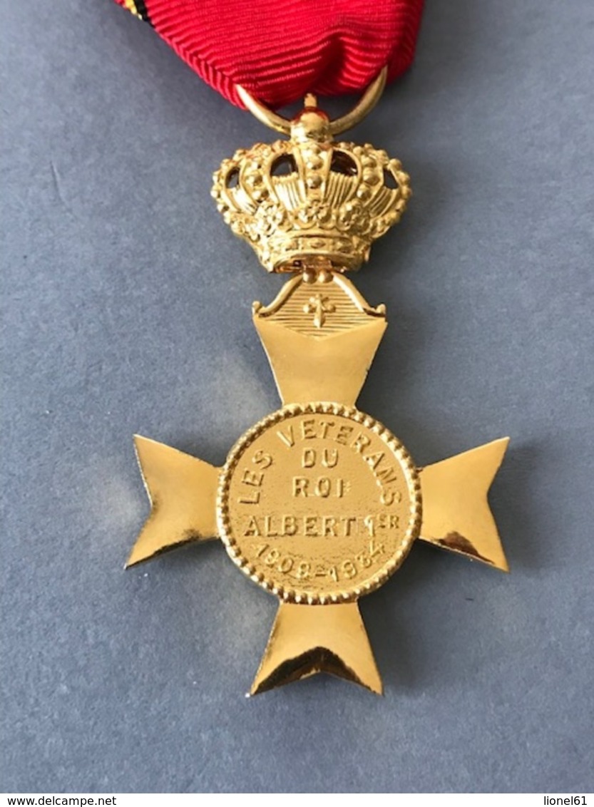 Médaille Les Vétérans Du Roi Albert (Provenant Du Cadre Vitrine Fabriqué Par Le Propriétaire Qui était Sculpteur JT... - Autres & Non Classés