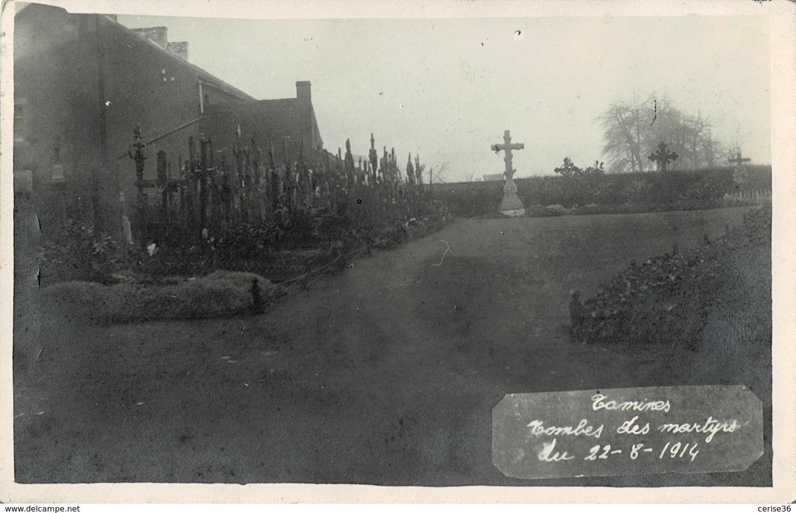 Photo Carte De Tamines Tombes Des Martyrs Du 22-08-1914 Circulée En 1926 - Sambreville