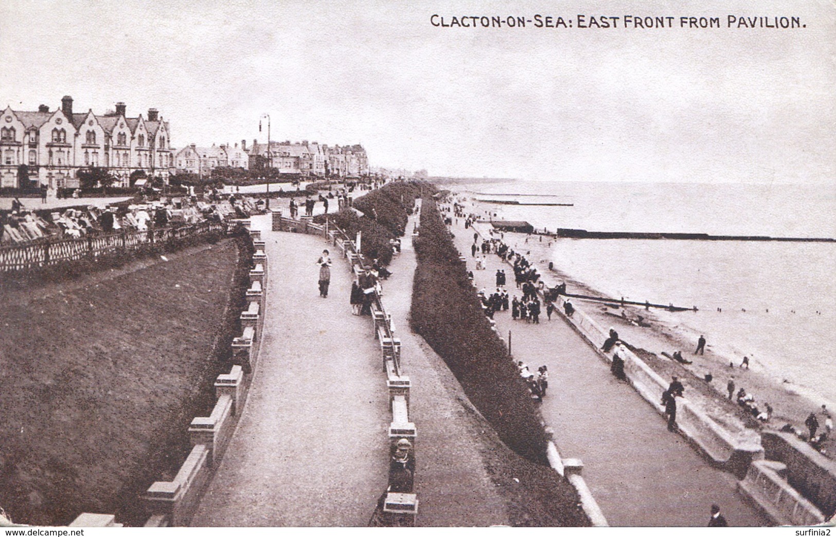 ESSEX - CLACTON - EAST FRONT FROM PAVILION Es520 - Clacton On Sea