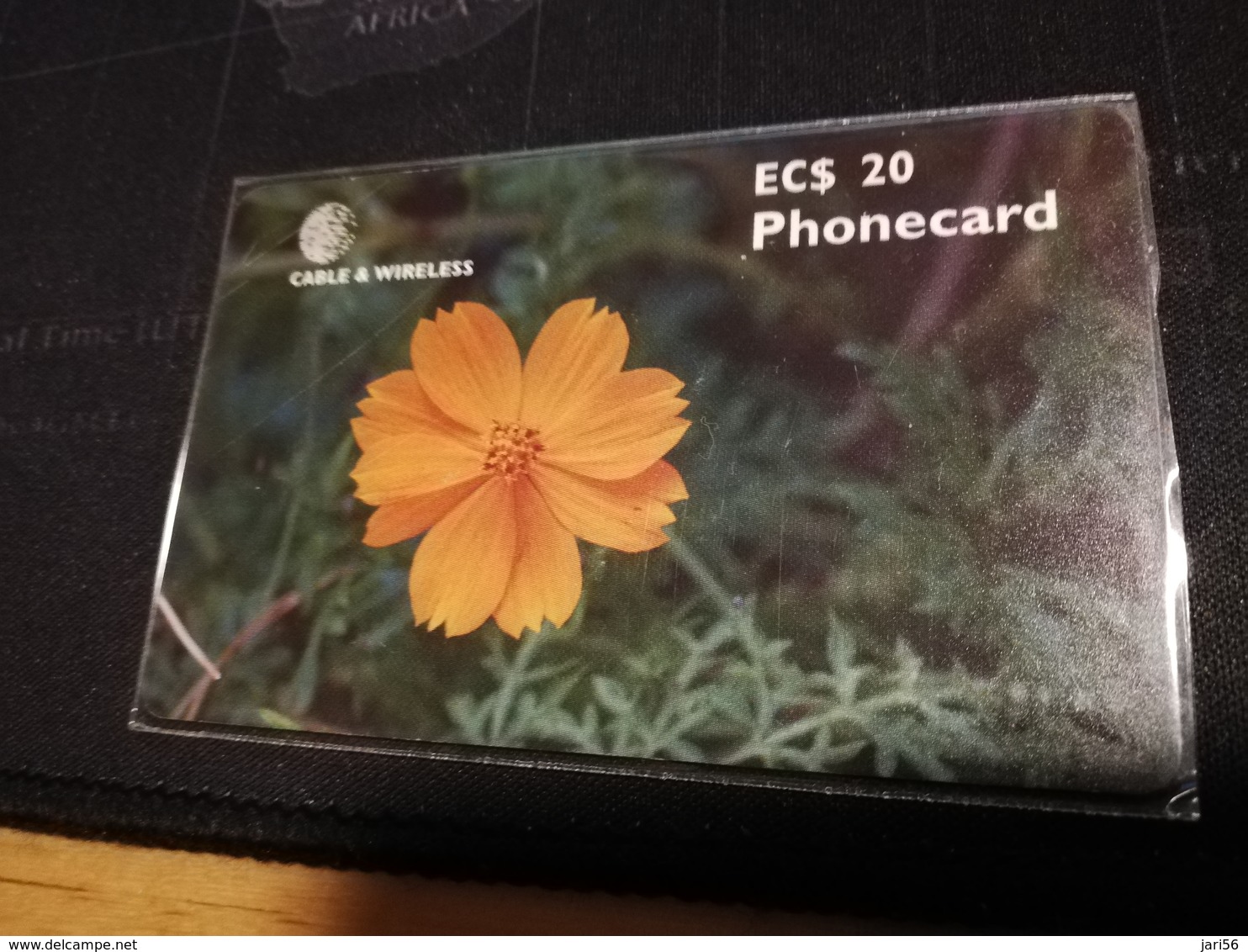 ANTIGUA  $20,-,- CHIPCARD FLOWER ORANGE COSMOS    Fine Used Card  ** 517 ** - Antigua Et Barbuda