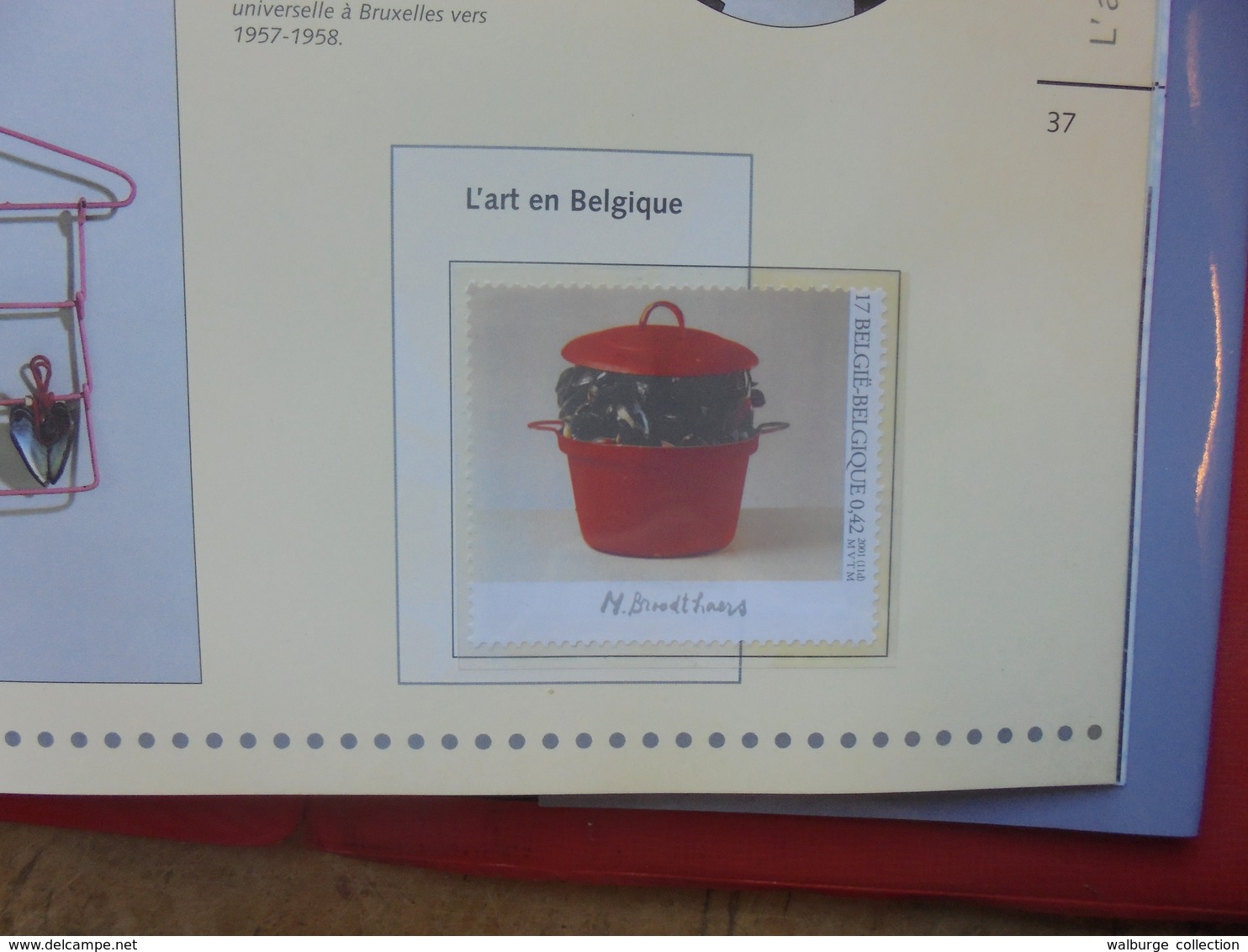 BELGIQUE NEUVE 2001-LE LIVRE DE L'ANNEE AVEC TIMBRES  (600 grammes)