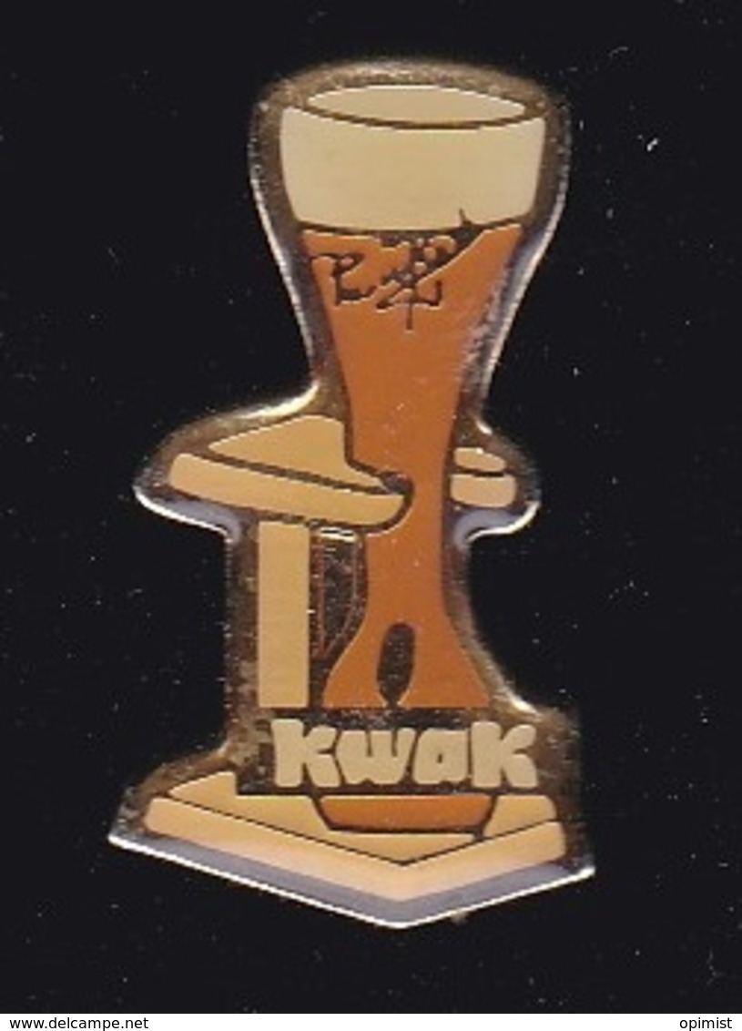 63456-Pin's.Ambrée, La Bière Kwak Est Brassée Par La Brasserie Bosteels - Bier