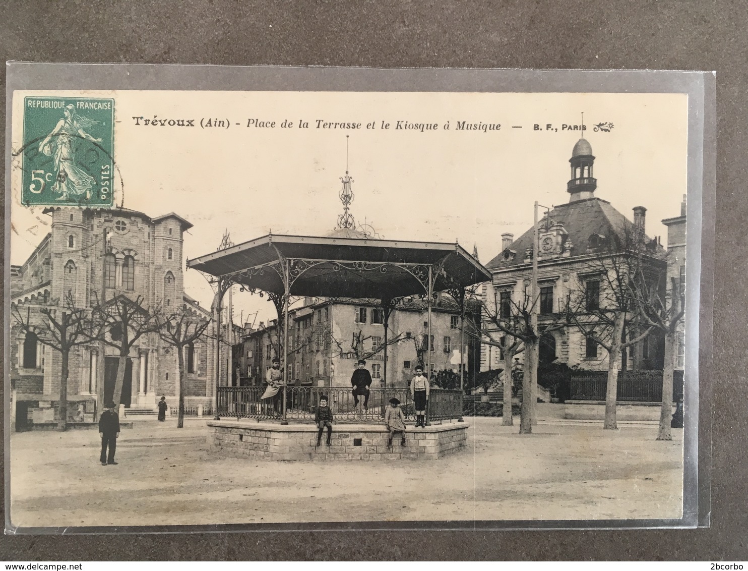 AIN CPA TREVOUX PLACE DE LA TERRASSE ET LE KIOSQUE A MUSIQUE - Trévoux