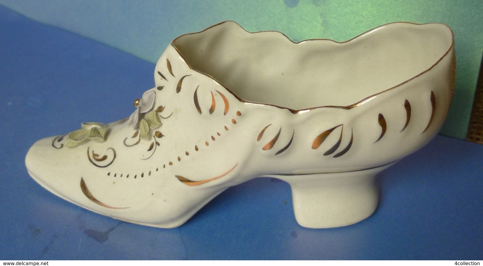 Old Porcelain Collectibles Shoe High Heel Figurine With Gold Trim Flower Hand Painted - Other & Unclassified