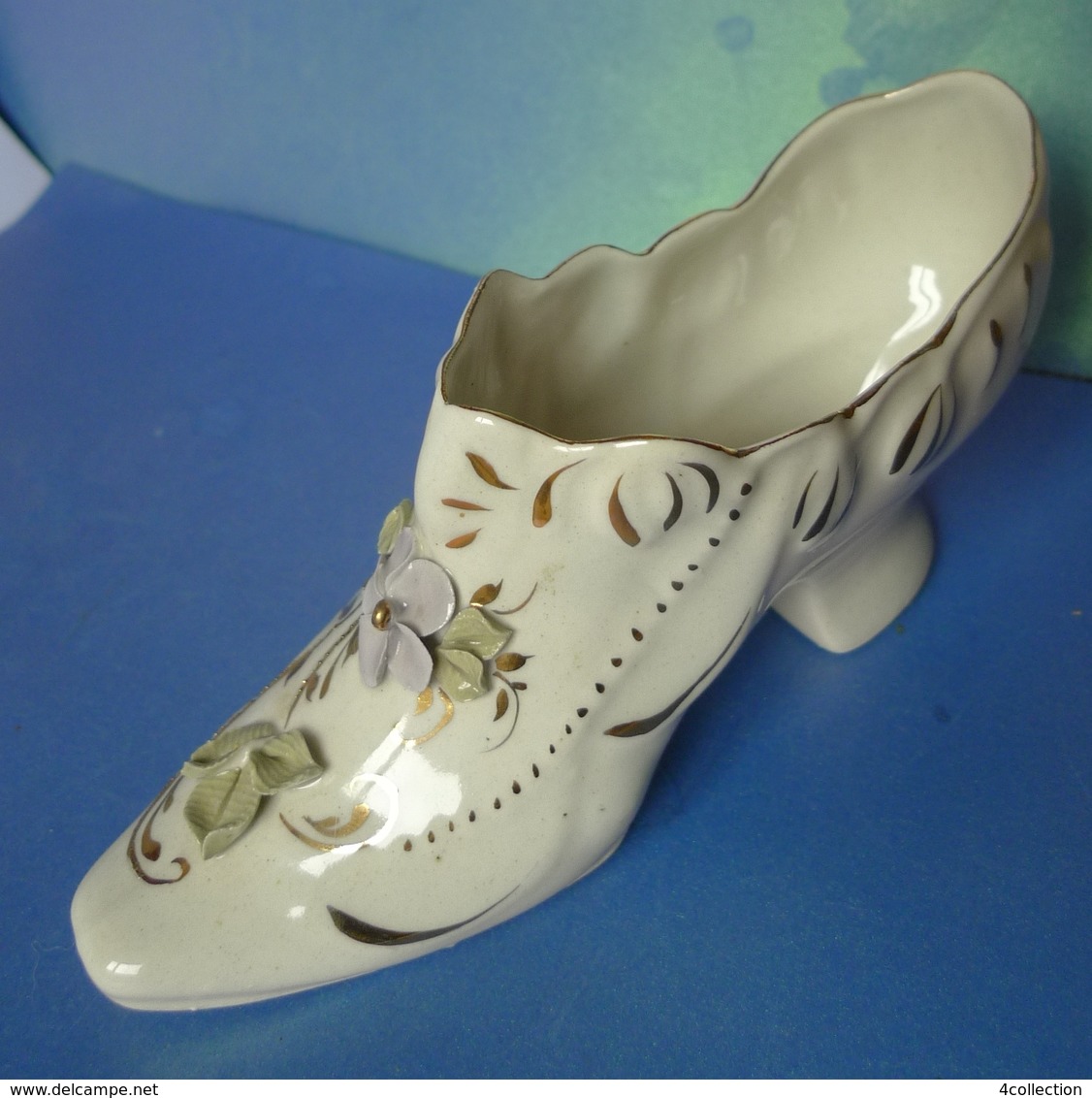 Old Porcelain Collectibles Shoe High Heel Figurine With Gold Trim Flower Hand Painted - Other & Unclassified