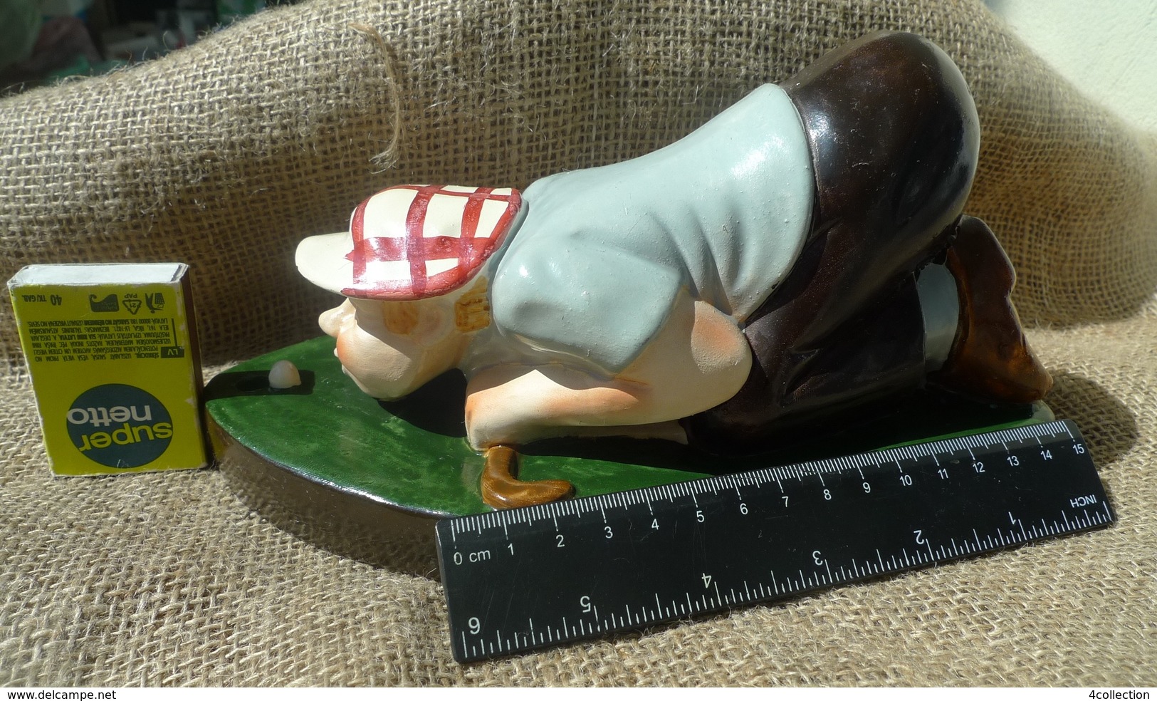 VTG SPORT GOLF Handmade Ceramic Figurine Golfer Blowing Ball In Hole Mark IC Lc - Abbigliamento, Souvenirs & Varie