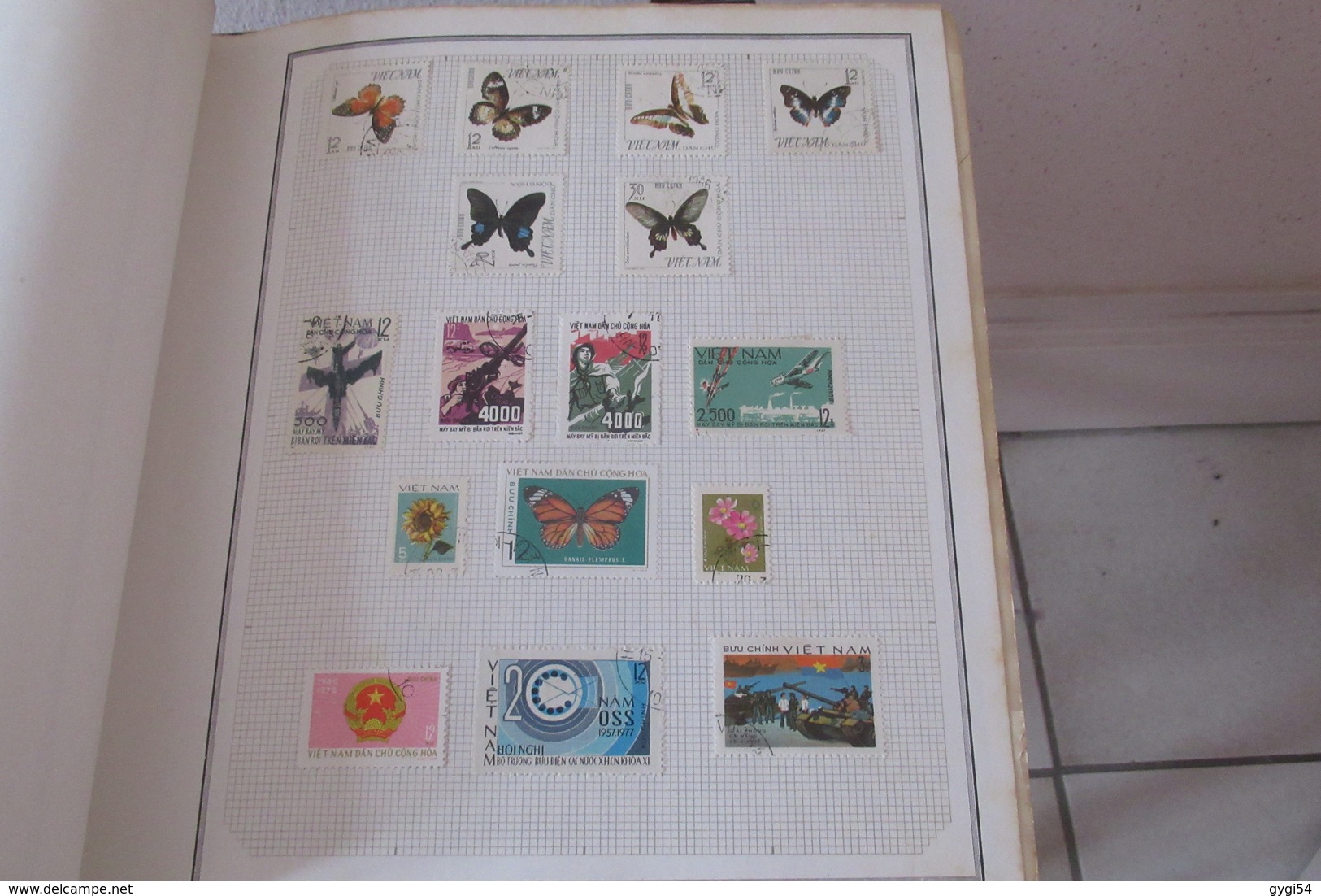 Collection de timbres divers  du Monde  dont Monaco    74  scans