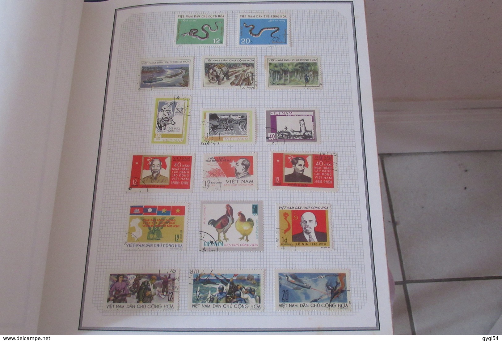 Collection de timbres divers  du Monde  dont Monaco    74  scans