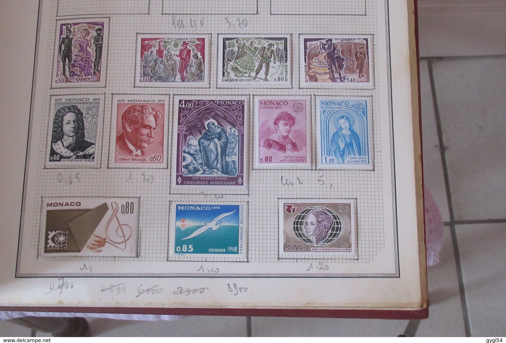 Collection de timbres divers  du Monde  dont Monaco    74  scans