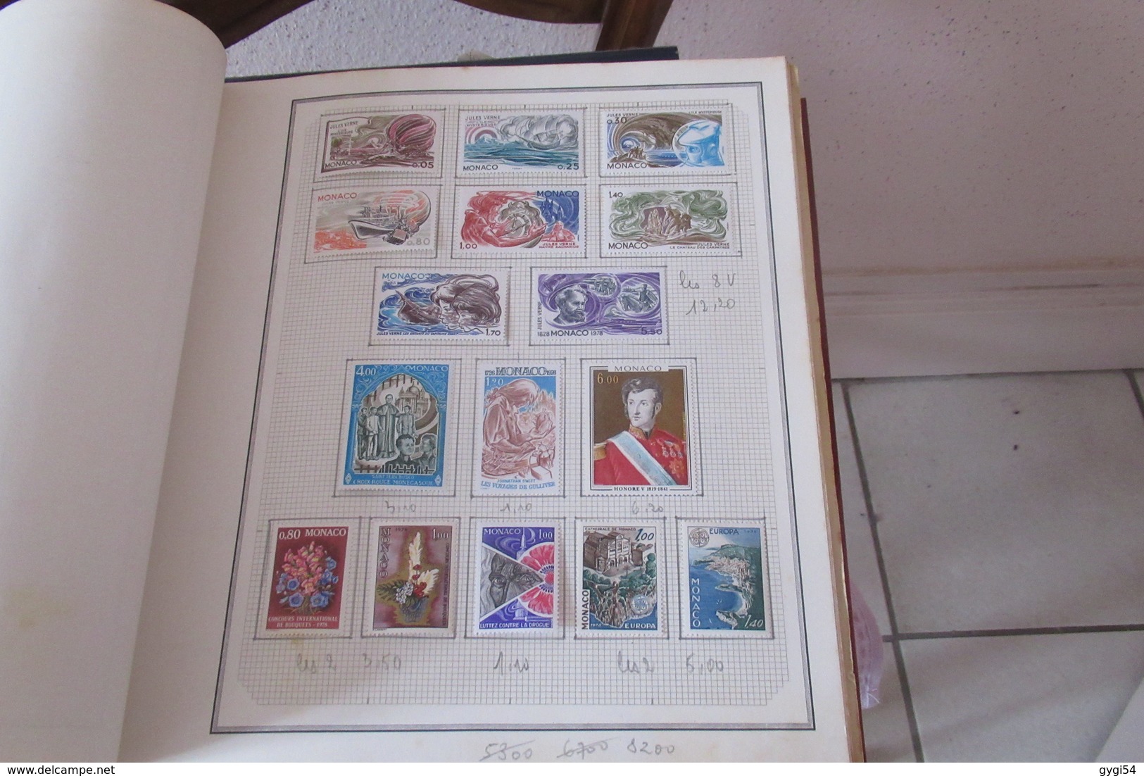 Collection de timbres divers  du Monde  dont Monaco    74  scans