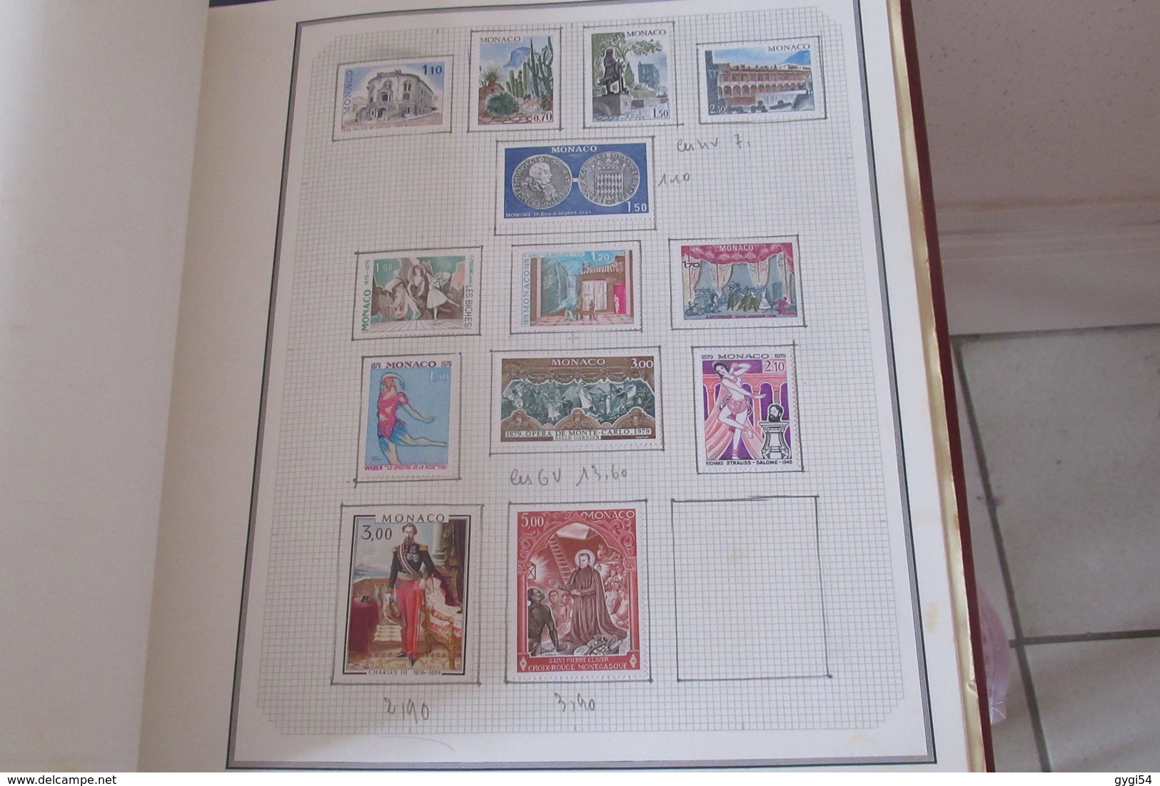 Collection de timbres divers  du Monde  dont Monaco    74  scans