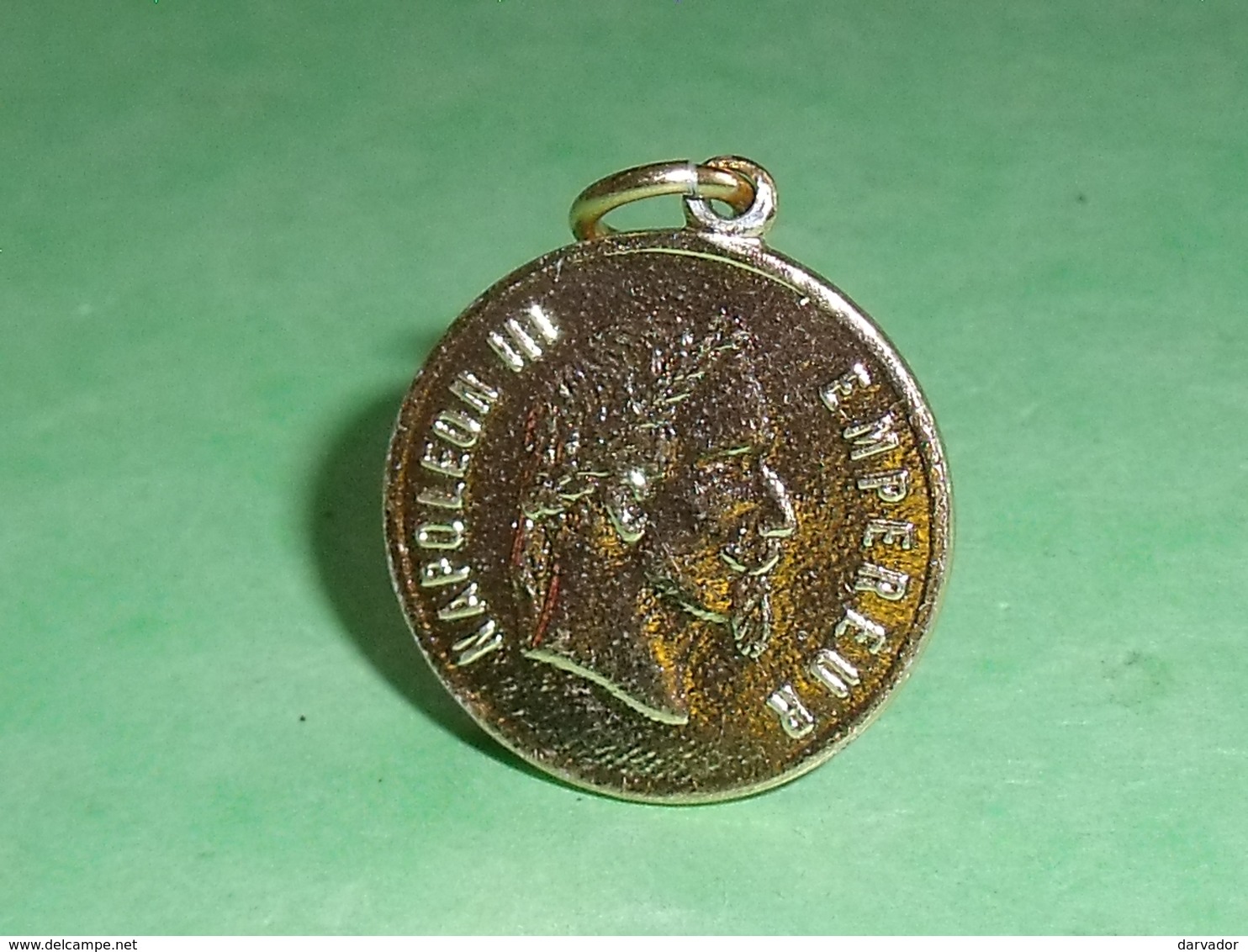 Fèves / Personnages : Médaille , Pendentif , Empereur , Napoléon III , OR  T138 - Personnages