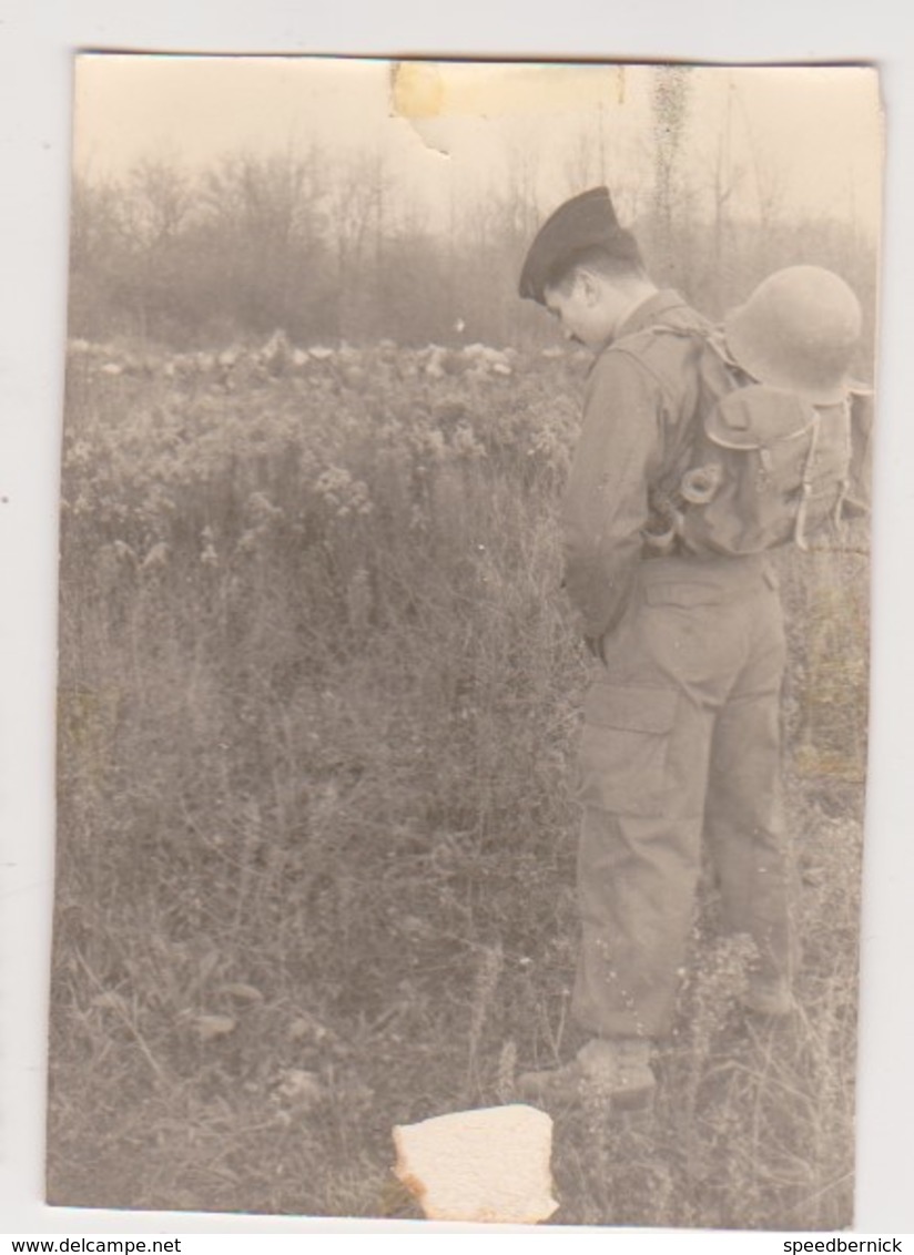 27368 Trois Photos Militaire Soldat Chambrée Urine Pipi Pipe - Guerre, Militaire