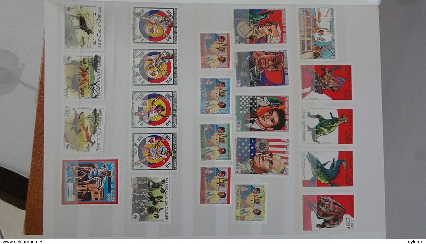 D15 Dispersion d'une très grosse collection de timbres et blocs ** dont Gabon, Guinée, Haute Volta. Voir commentair