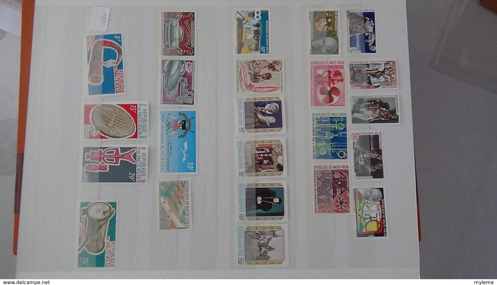 D15 Dispersion d'une très grosse collection de timbres et blocs ** dont Gabon, Guinée, Haute Volta. Voir commentair