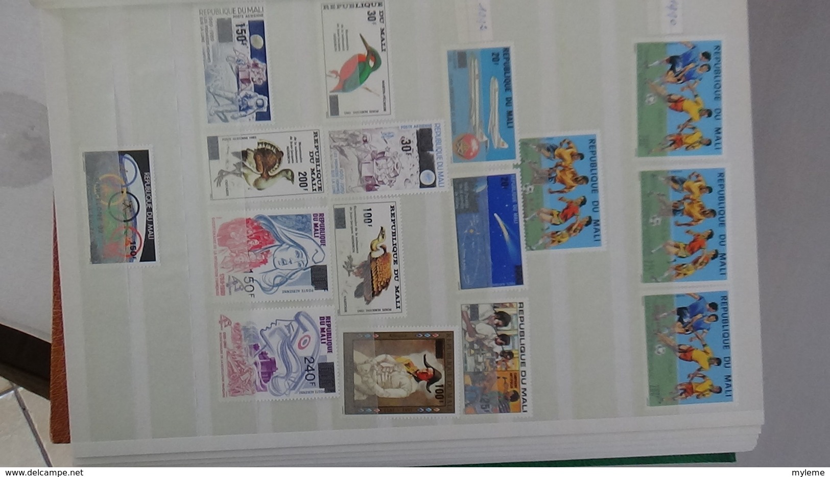 D17 Dispersion d'une très grosse collection de timbres et blocs ** dont Mali,Maroc, Mauritanie. Voir commentair