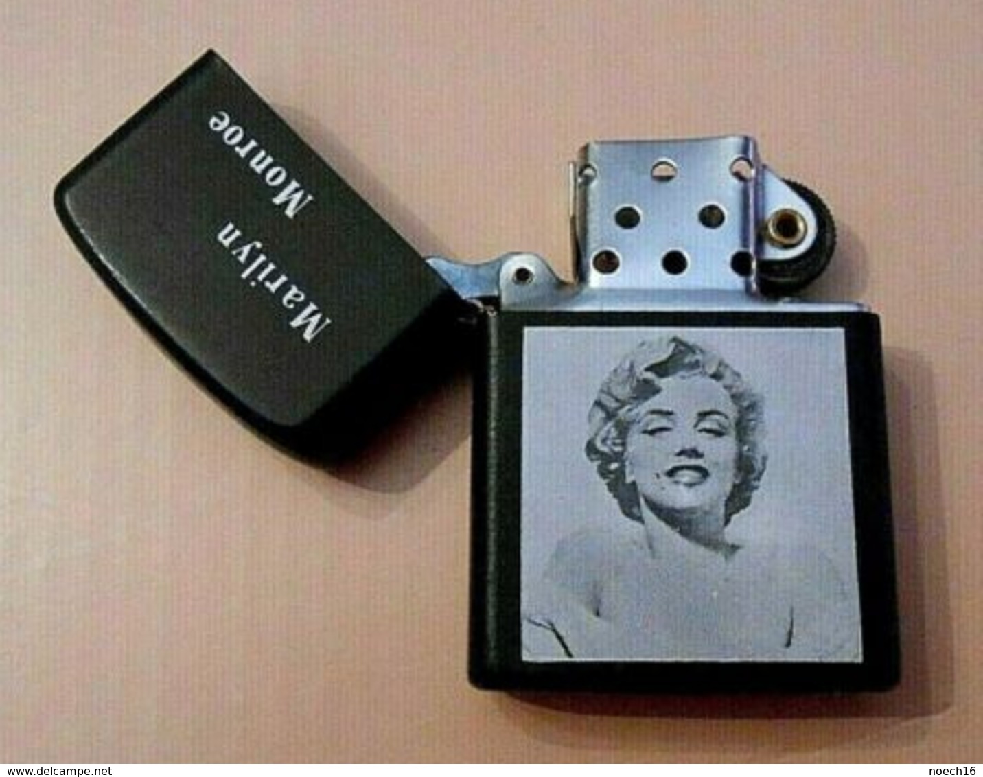 Briquet Marylin Monroe à Essence - Autres & Non Classés