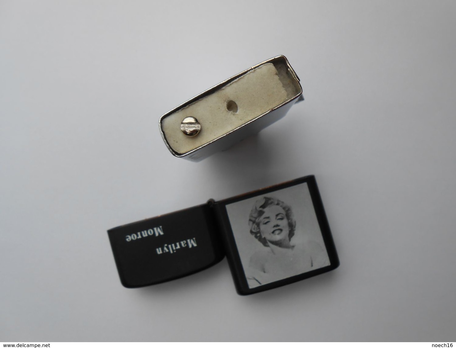 Briquet Marylin Monroe à Essence - Autres & Non Classés