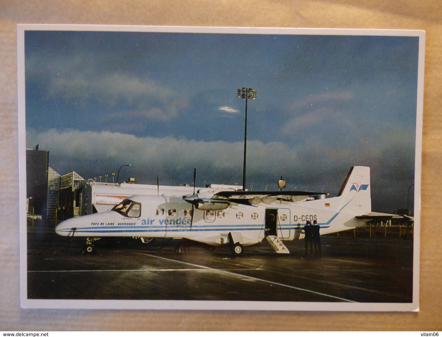 AIR VENDE  DORNIER 228  /   AIRLINE ISSUE / CARTE COMPAGNIE - 1946-....: Modern Era