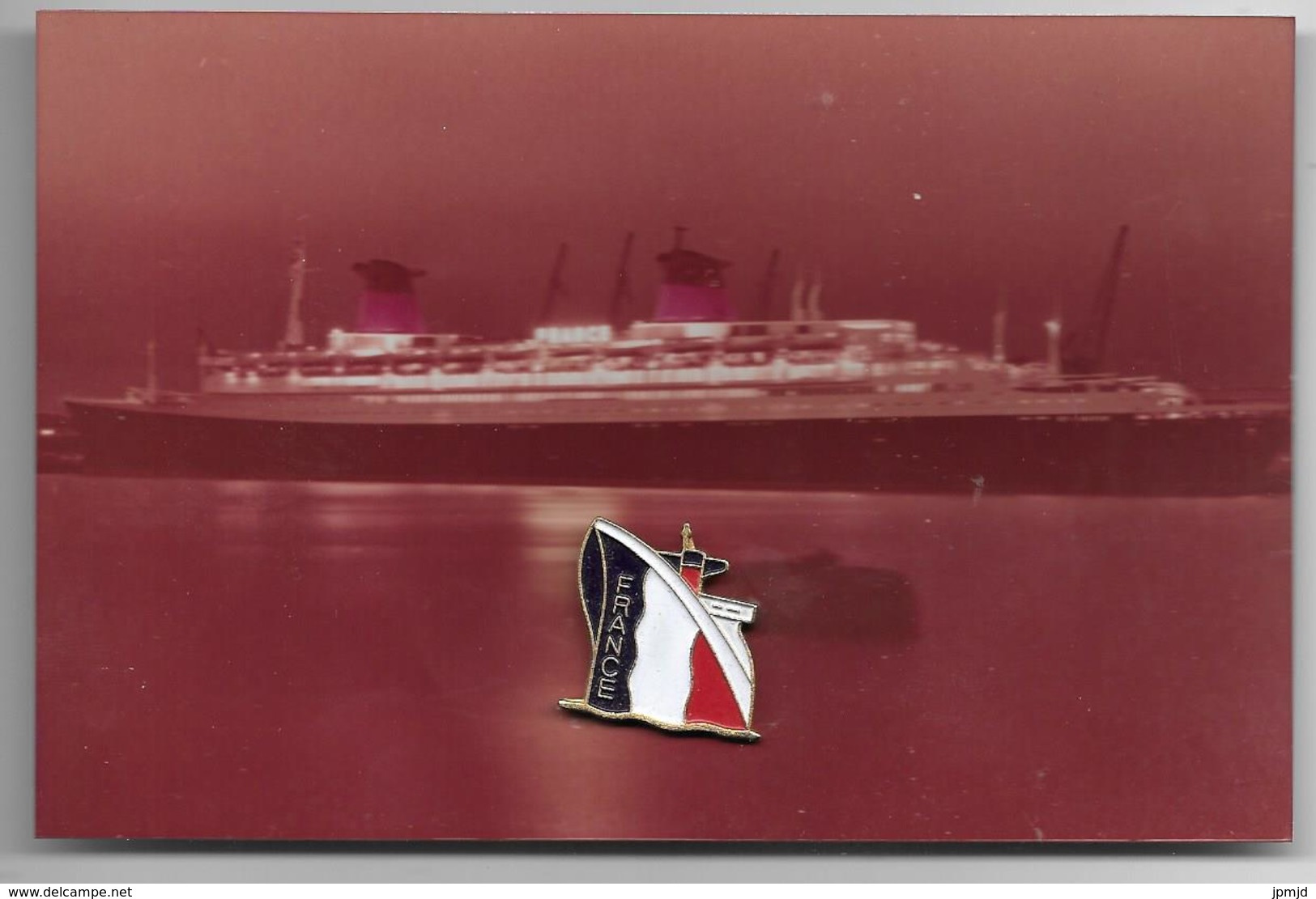 Sur Carte Photo Du Paquebot Pin's FRANCE - Bateau Liner - Bateaux