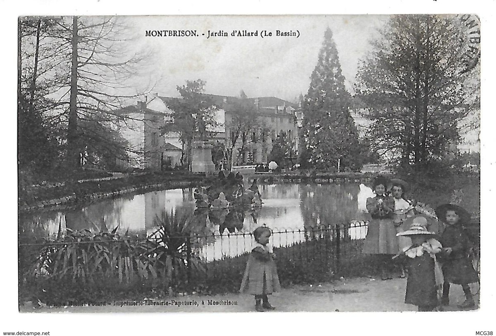 42  -  CPA  De  MONTBRISON  -  Groupe  D ' Enfants  ,  Jardin  D ' Allard  (  Le  Bassin  )    (   Animée  ) - Montbrison