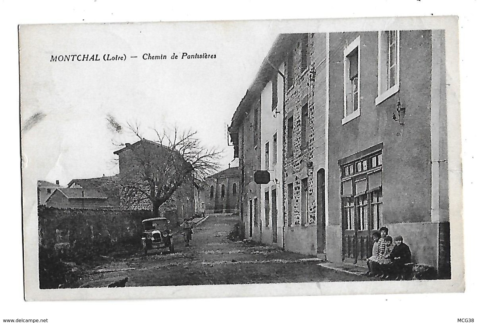 42  -  CPA  De  MONTCHAL  -  Voiture  Ancienne  ,  Chemin  De  Panissières  En  1933  (  Animée  ) - Montbrison