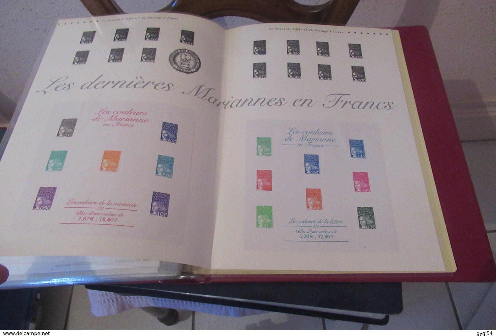 France 2001  Année complète   Documents Blocs compris ( le siècle au fil du timbre Bruegel l' Ancien, , ETC ... 50 scans