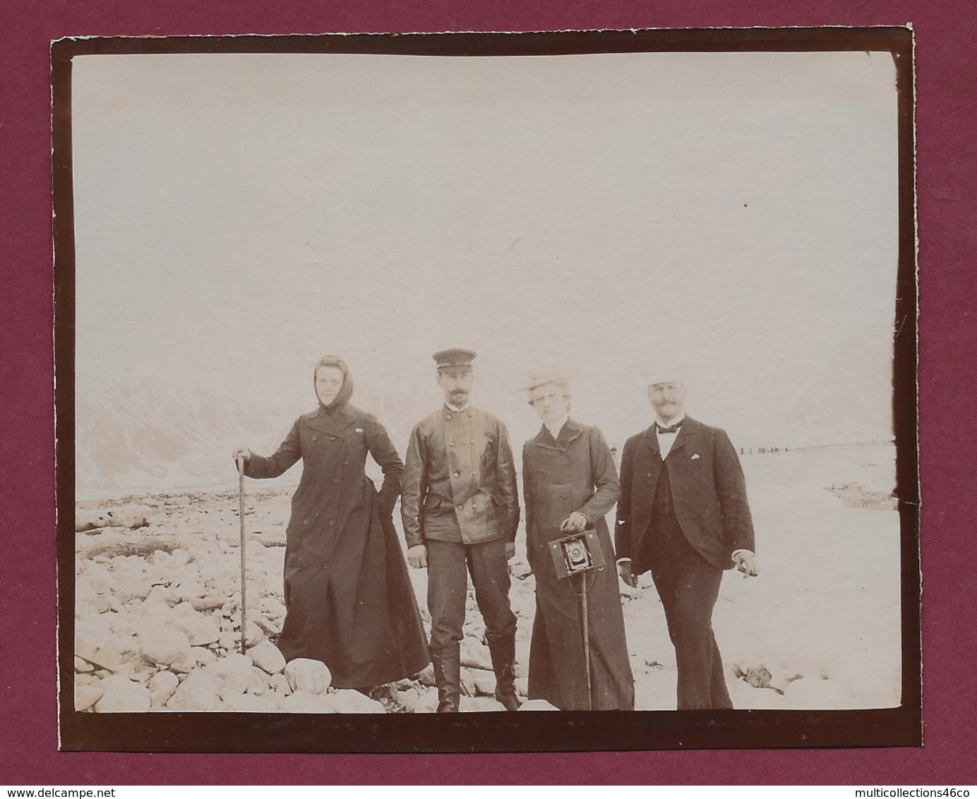 210320A - ANTARCTIQUE PHOTO 1902 Sur La Glace De La Base De Smeerenburg Spitzberg Nord ; Passagers Du Bateau OIHONNA - Orte