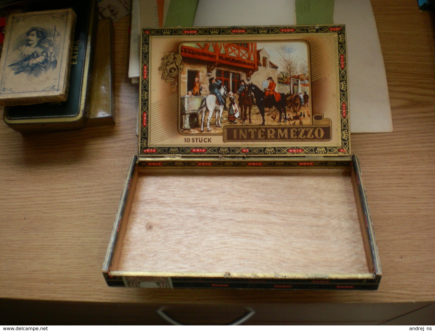 Old Wooden Tobacco Box Intermezzo 10 Stuck - Schnupftabakdosen (leer)