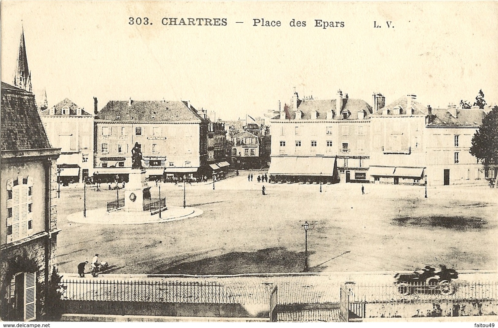 28 - CHARTRES -  Place Des Epars    184 - Chartres