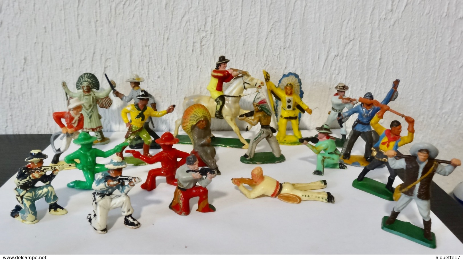 LOT ANCIENNES FIGURINES DIVERS - Starlux