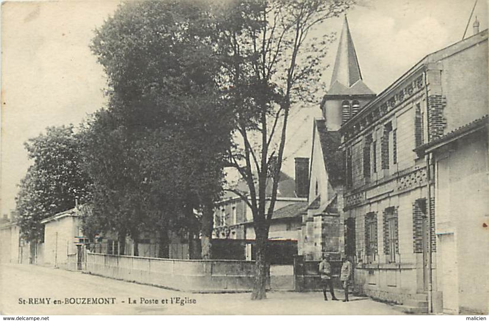 - Marne -ref-A993- Saint Rémy En Bouzemont - St Rémy En Bouzemont - La Poste Et L Eglise - Postes - P.t.t - - Saint Remy En Bouzemont