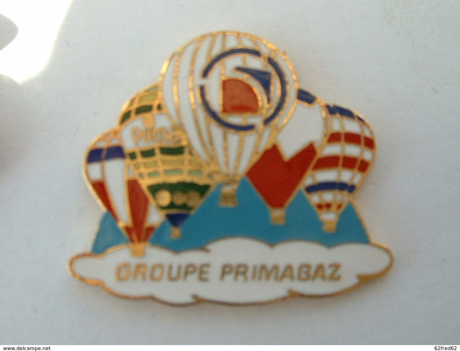 Pin's MONTGOLFIERES - GROUPE PRIMAGAZ - Montgolfières