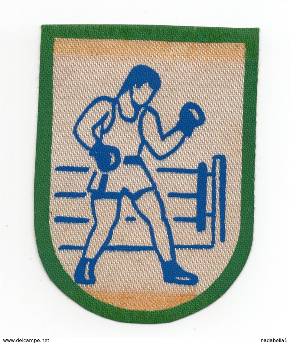 YUGOSLAVIA, BOXING, BOXER, LABEL, SCHEVRON, IMPREGNATED TEXTIL, 6 X 4.5 Cm - Andere & Zonder Classificatie