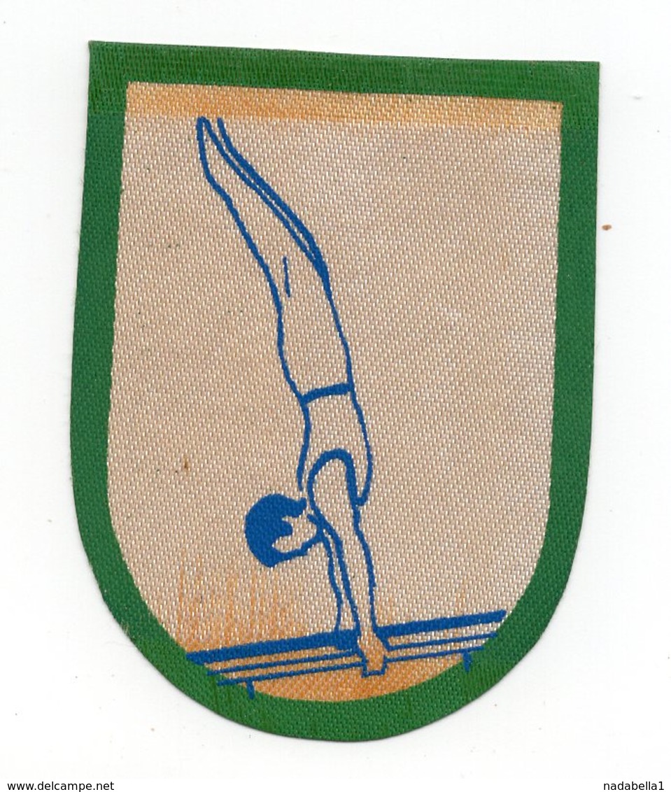 YUGOSLAVIA, GYMNASTICS, PARALLEL BAR, LABEL, SCHEVRON, IMPREGNATED TEXTIL, 6 X 4.5 Cm - Gymnastik