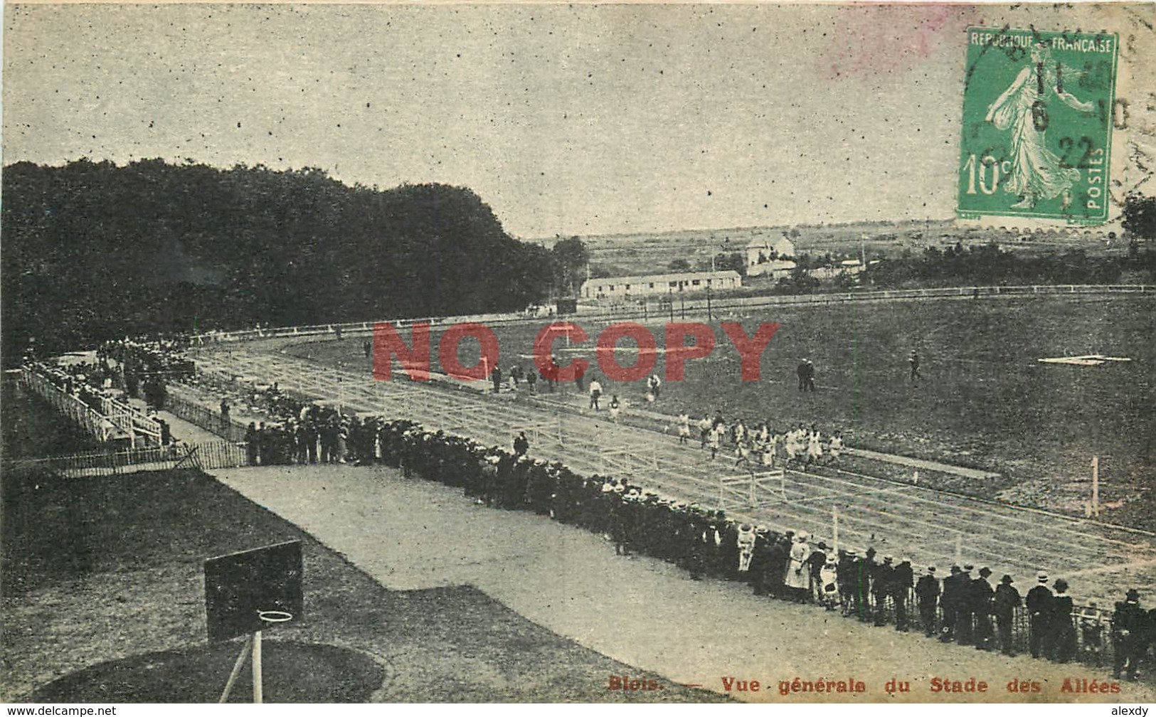 SL 41 BLOIS. Sportifs Coureurs Au Stade Des Allées 1922 - Blois