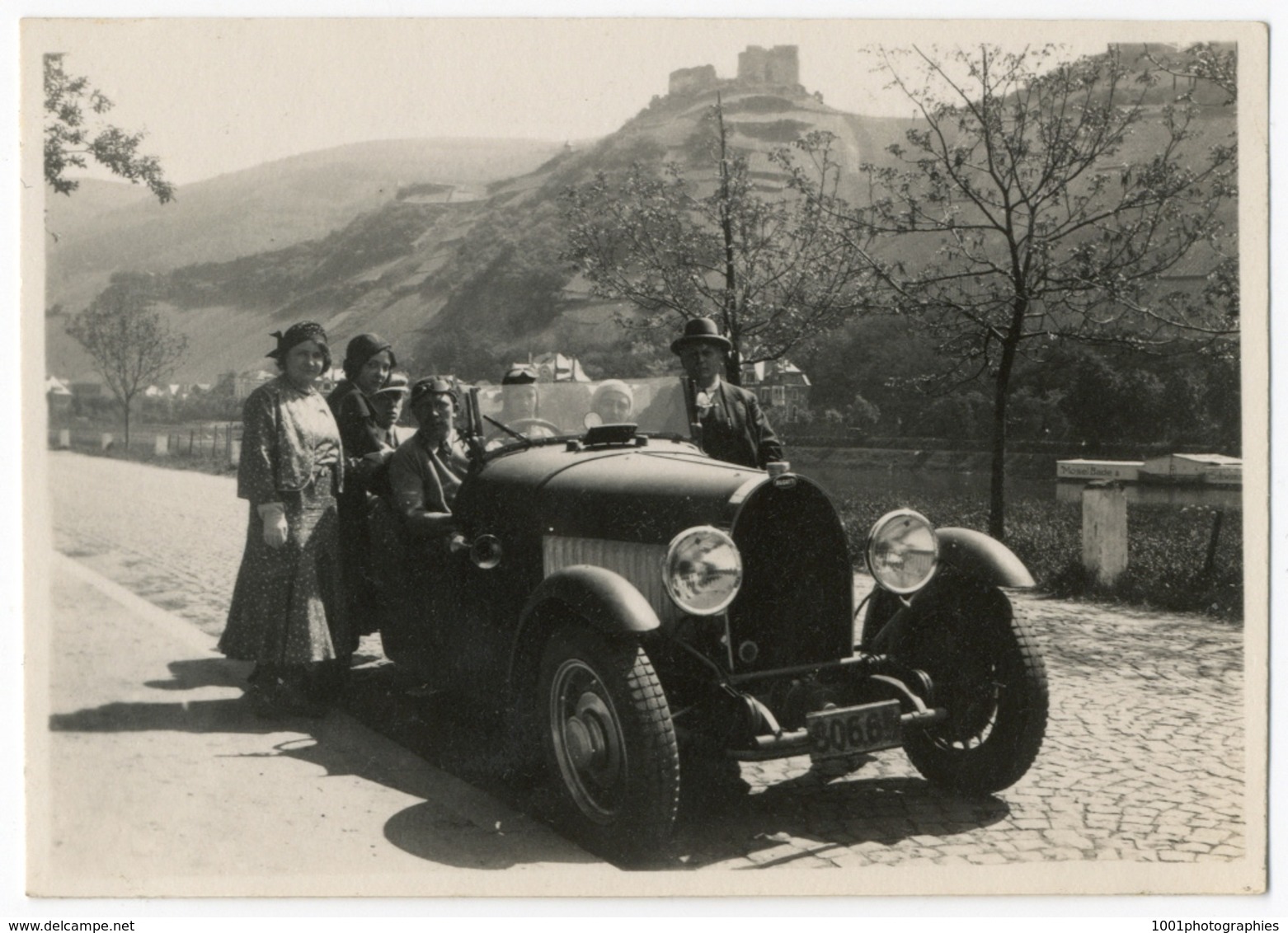 Voiture En Campagne Avec Ses Occupants Devant, Tirage Originale D'époque (Snapshots)  FG0096 - Automobiles