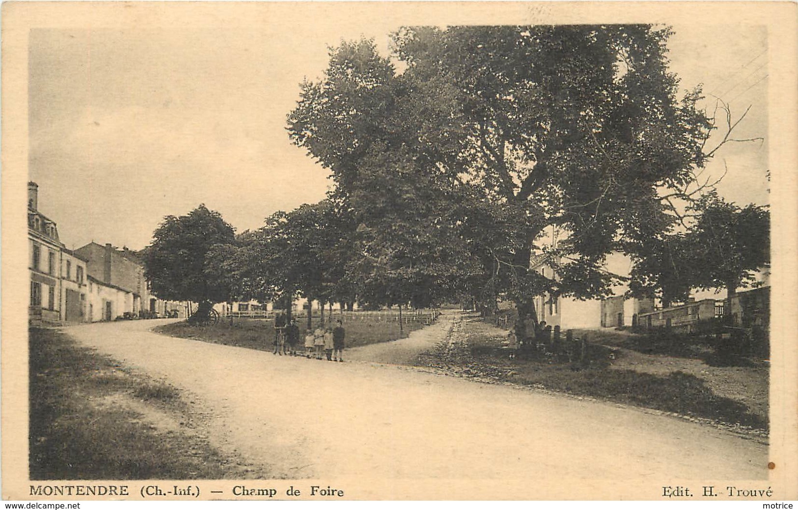 MONTENDRE - Champ De Foire.. - Montendre