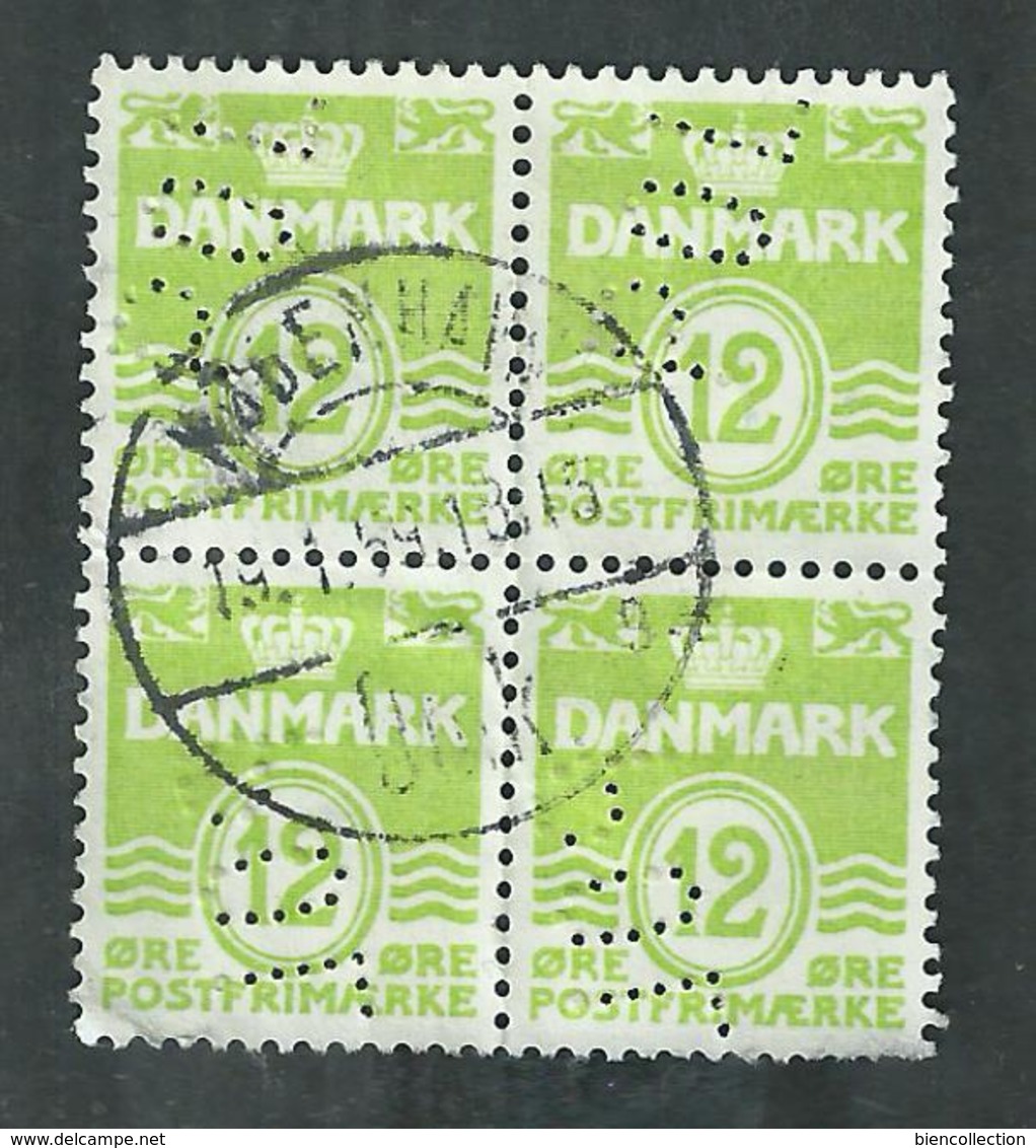 Danemark No 336 En Bloc De 4 Perforé. Punched Stamps; - Variétés Et Curiosités