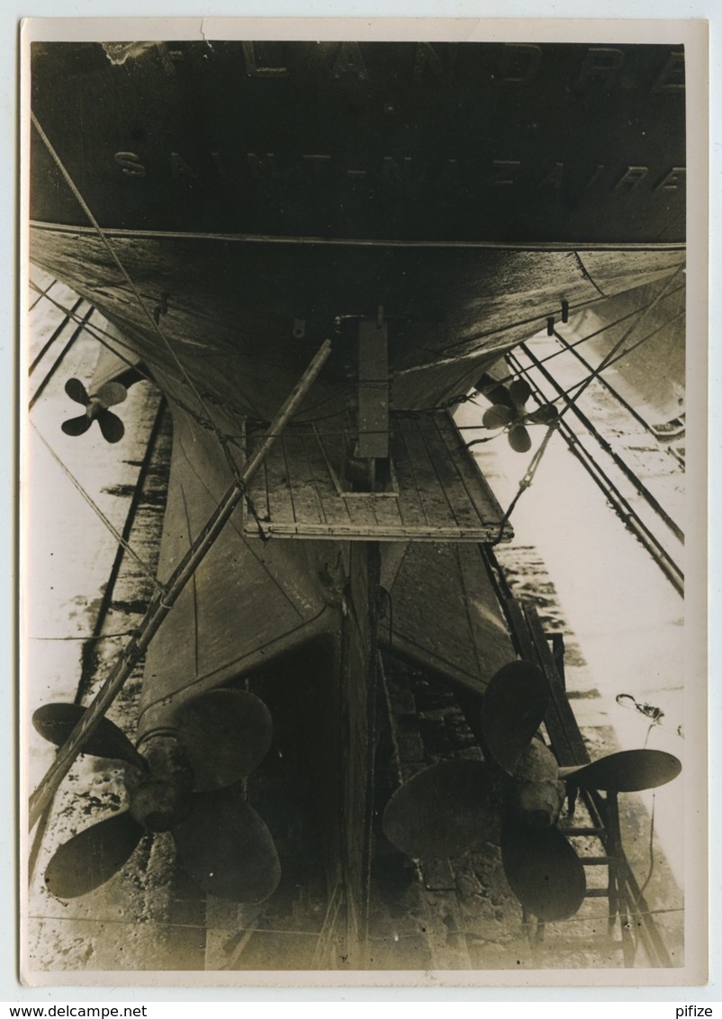 (Bateaux) Le Havre 19 Sept. 1934 . Vue Arrière Du Paquebot "Flandre" En Cale Sèche . Hélice . - Bateaux