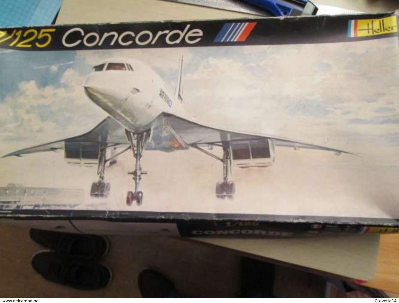 Kit314  CONCORDE MAQUETTE PLASTIQUE ECHELLE 1/125e HELLER Complète Et Non Commencée , Ancien Boitage , Avec Un Tube De C - Vliegtuigen