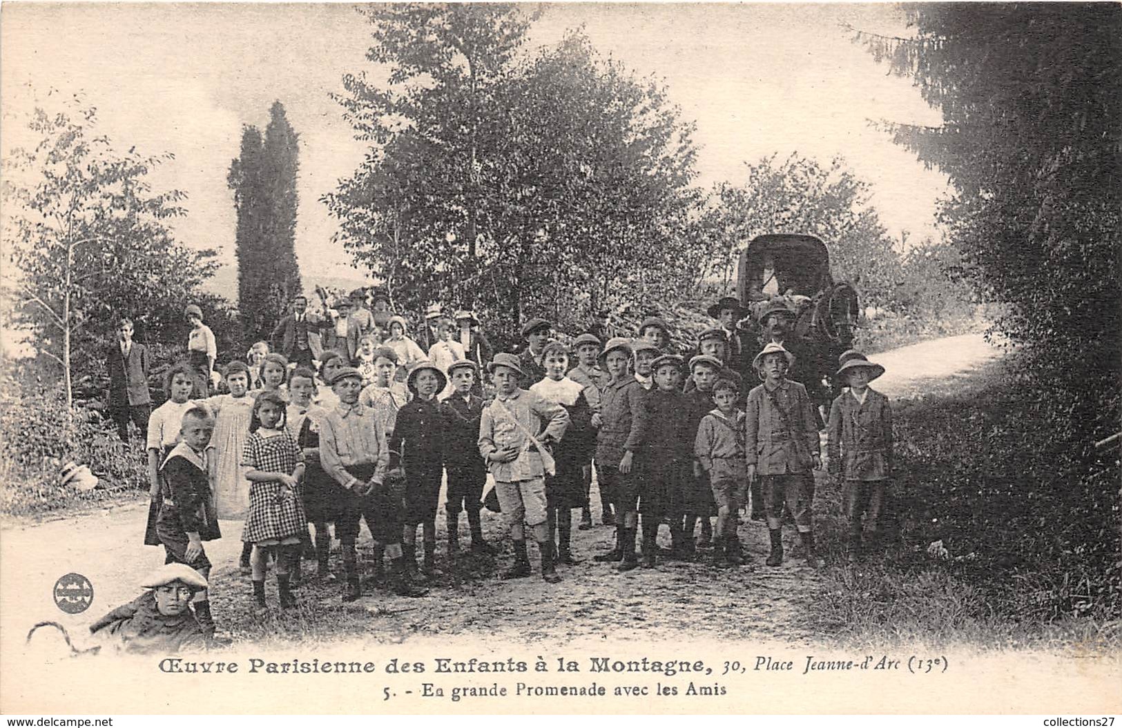 75013-PARIS-30 PLACE JEANNE D'ARC, EN GRANDE PROMENADE AVEC LES AMIS- OEUVRE PARISIENNE DES ENFANTS A LA MONTAGNE - Arrondissement: 13