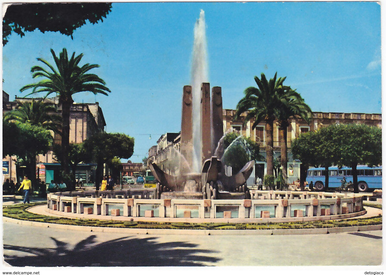 BRINDISI - FONTANA PIAZZA CAIROLI - VIAGG. 1964 -36458- - Brindisi