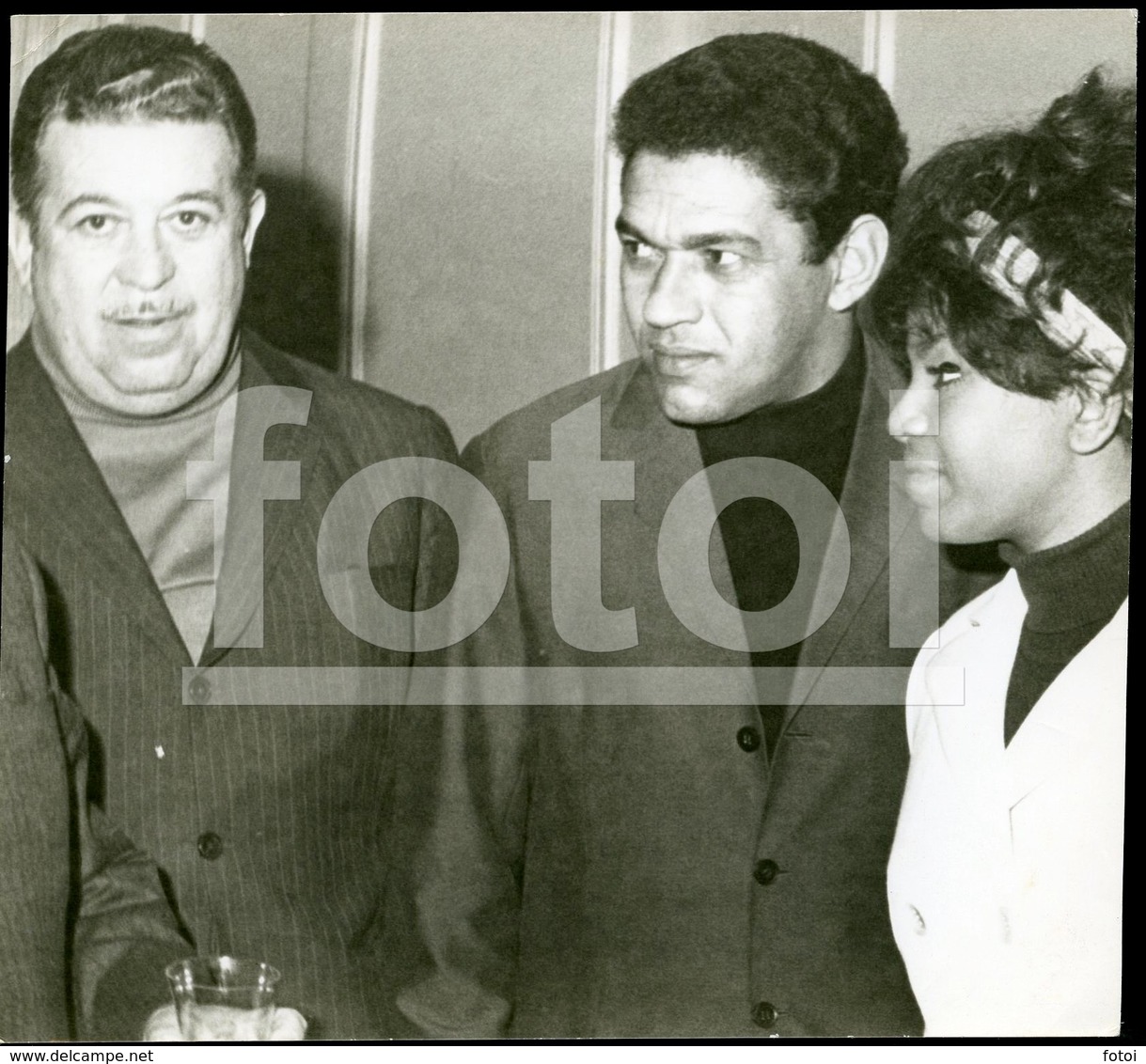 70s OLD PRESS PHOTO ELZA SOARES SINGER BRAZILIAN PLAYER GARRINCHA JOGADOR TEAM FUTEBOL FOOTBALL SOCCER FOTO PORTUGAL - Sports