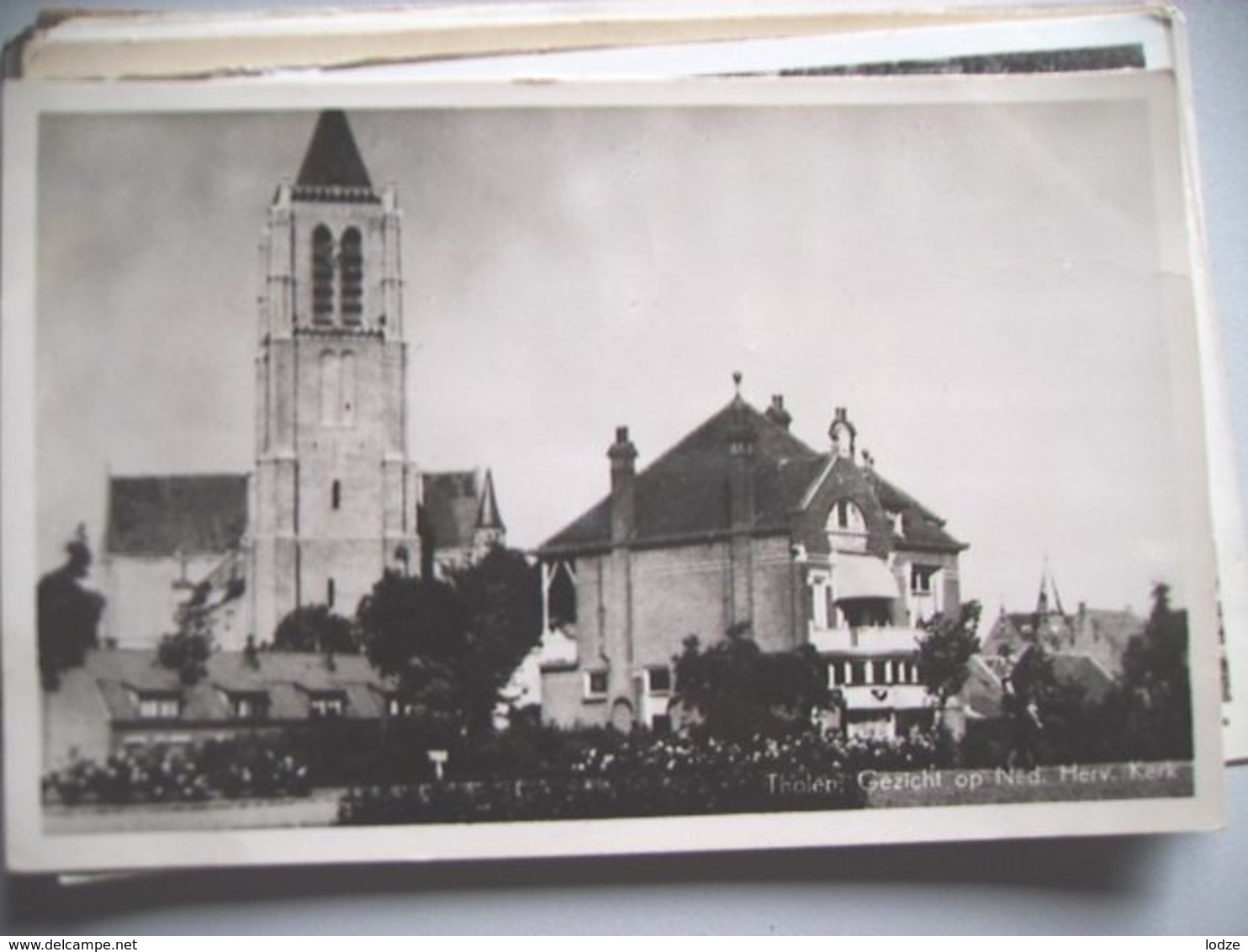 Nederland Holland Pays Bas Tholen Met Gezicht Op NH Kerk En Omgeving - Tholen