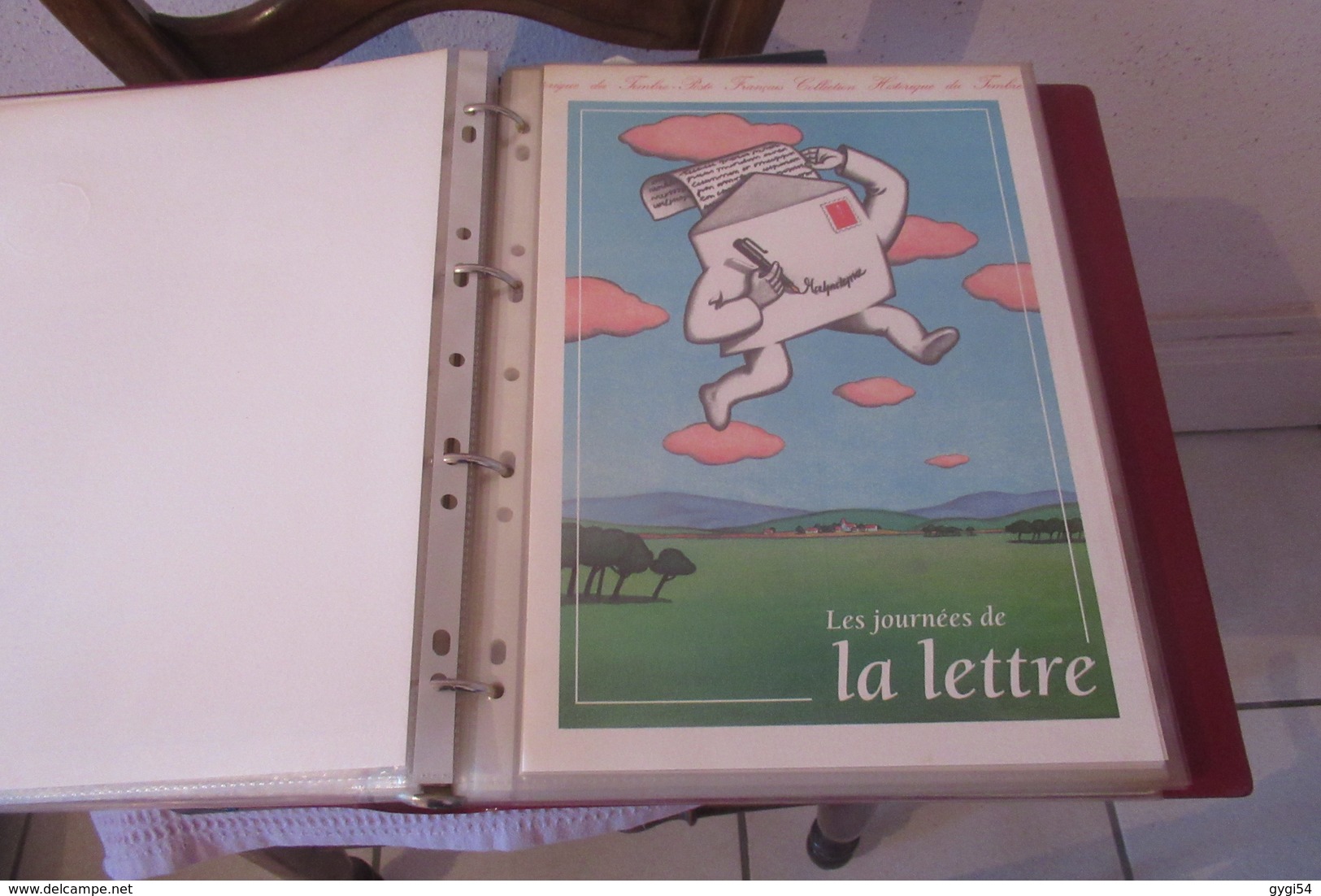 Documents officiels de la Poste  1997 année complète dont Carnets   50 Feuillets