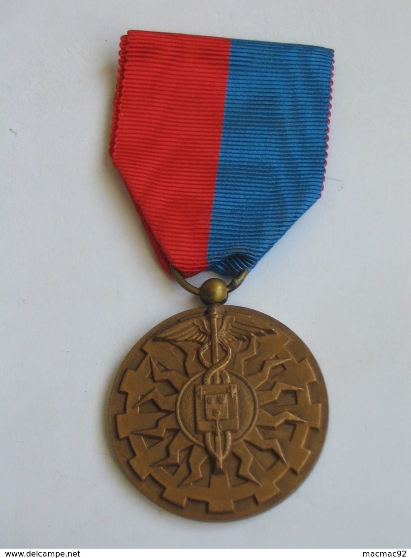 Décoration Médaille Civile - Médaille D'honneur  - Ville De Puteaux ***** EN ACHAT IMMEDIAT **** - France